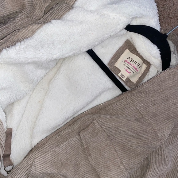 Corodoroy/Sherpa jacket - Picture 3 of 9